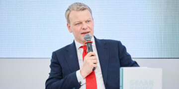 Юрист-международник, статс-секретарь Экологической палаты России, член регионального совета сторонников МГРО «Единая Россия» Вадим Петров